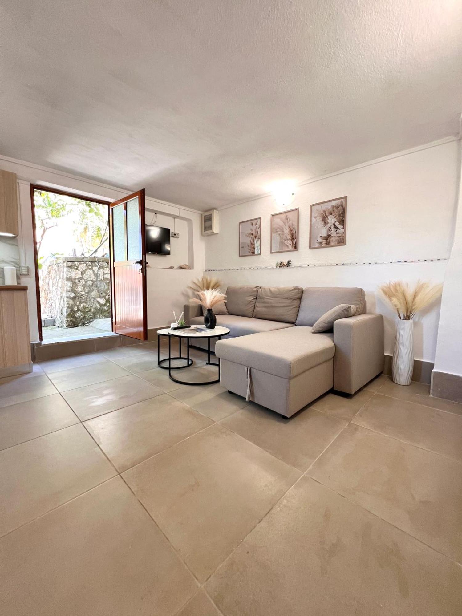 דרמי Petra Oliva Apartment מראה חיצוני תמונה