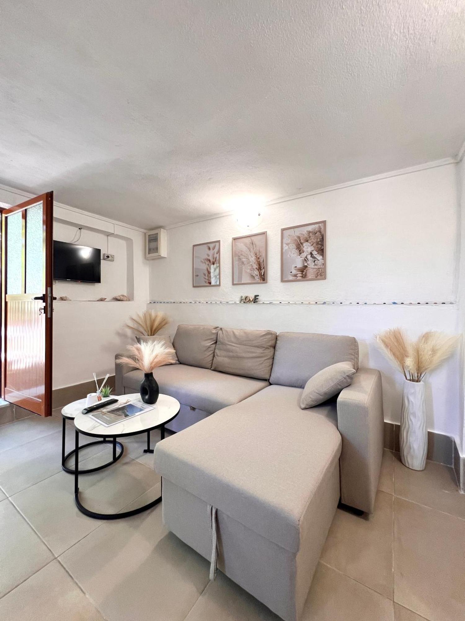 דרמי Petra Oliva Apartment מראה חיצוני תמונה